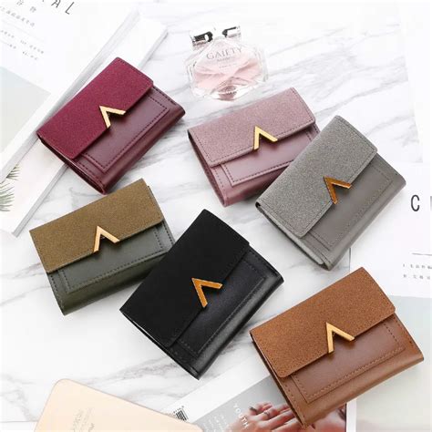 small designer wallet women.